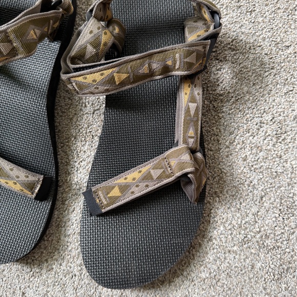 NWOB Teva Men’s Original Universal Sandal in Topanga Olive Size 13 US Shoe - Picture 4 of 14